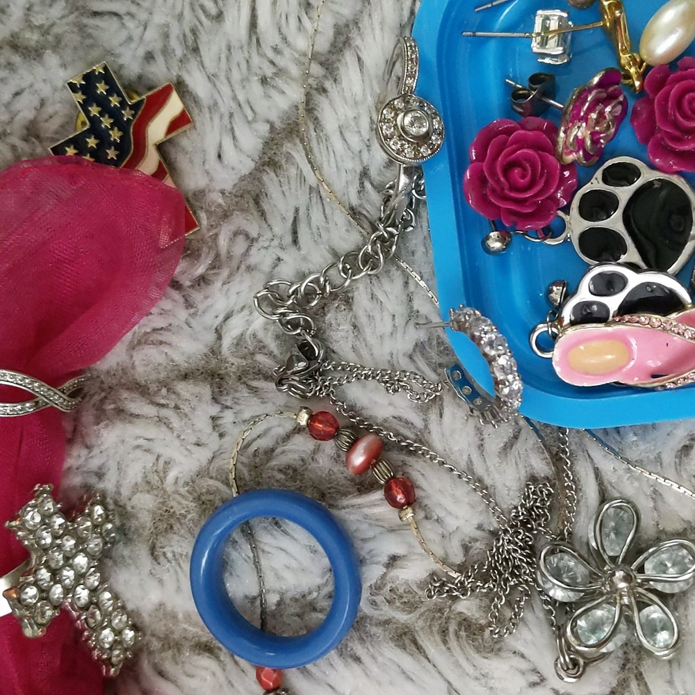 Jewelry bundle - Picture 3 of 5
